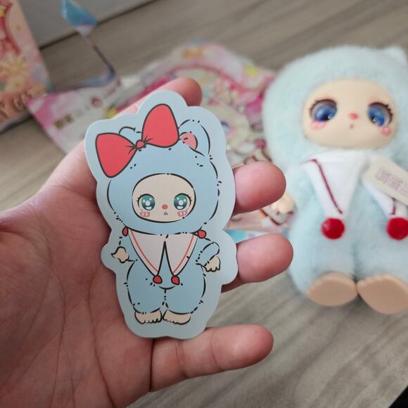 Lilla Lucky Cat Honeyland Enchantment Vinyl Plush Pendent OPEN BOX Blueberry - Picture 6 of 11